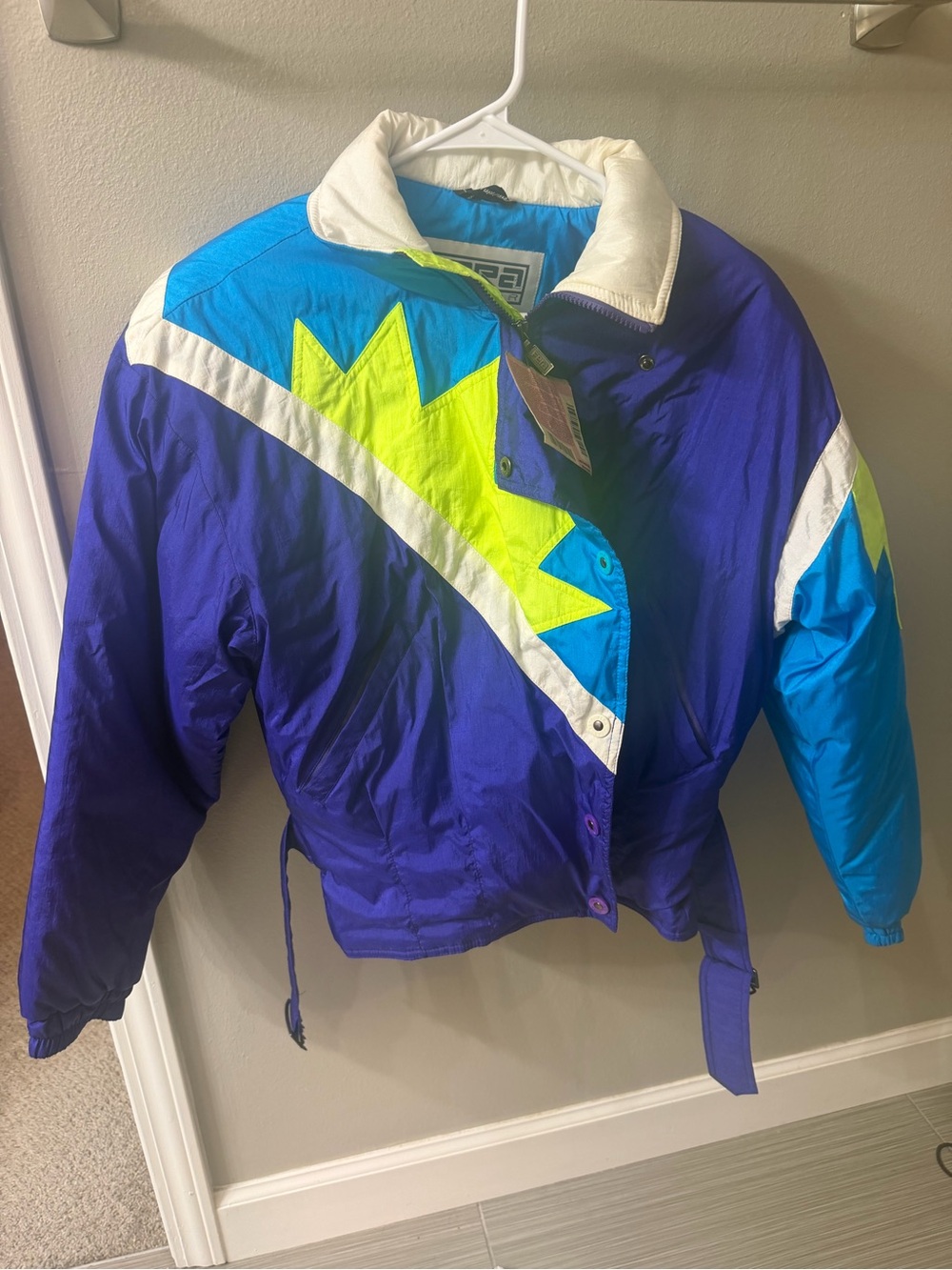 FERA Vintage Women’s Purple & Blue Ski Jacket with Neon Accent